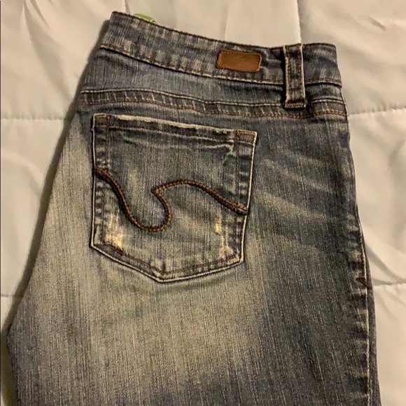 Refuge woman’s capris jean - Picture 5 of 5